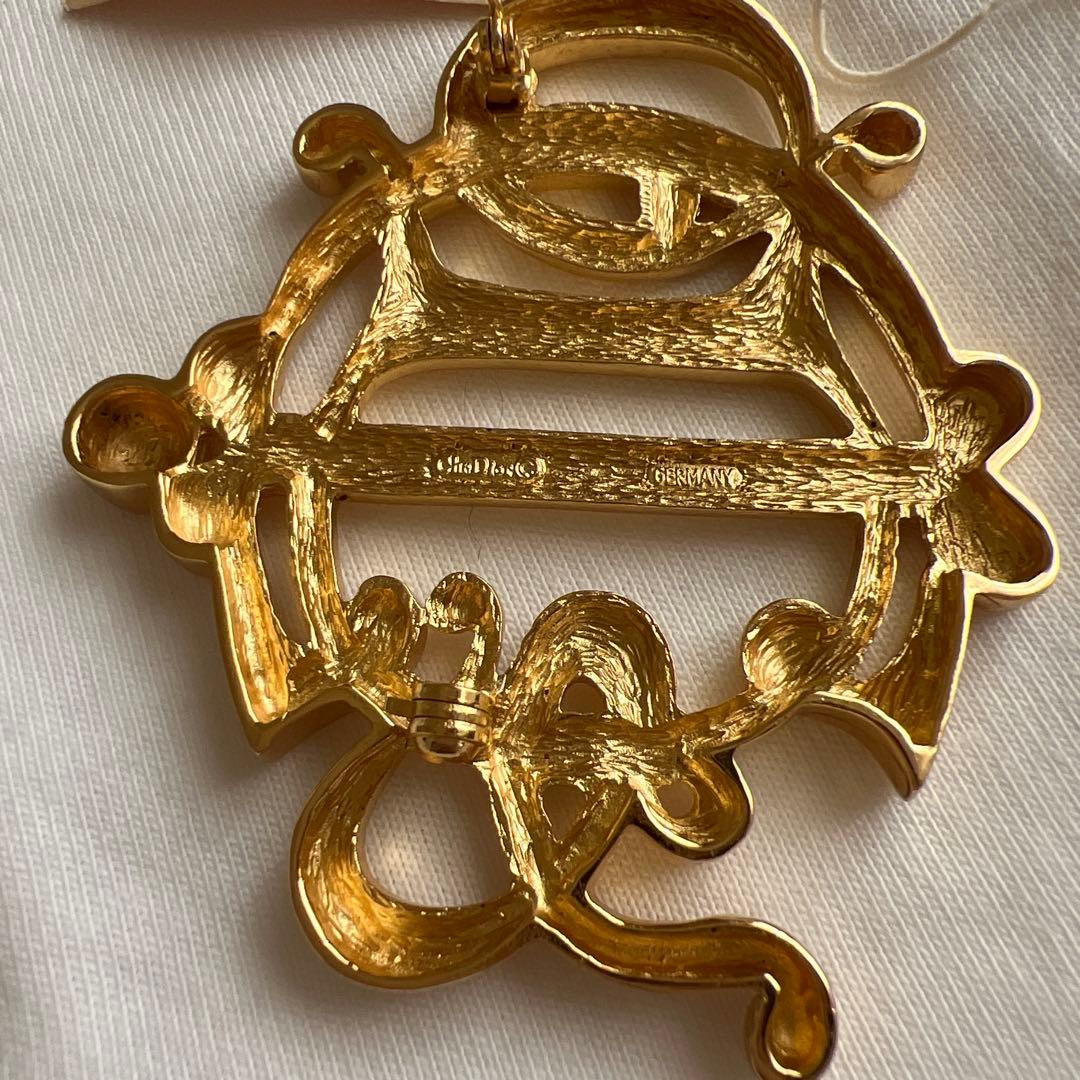 クリスチャンディオール ロゴブローチ　Christian Dior