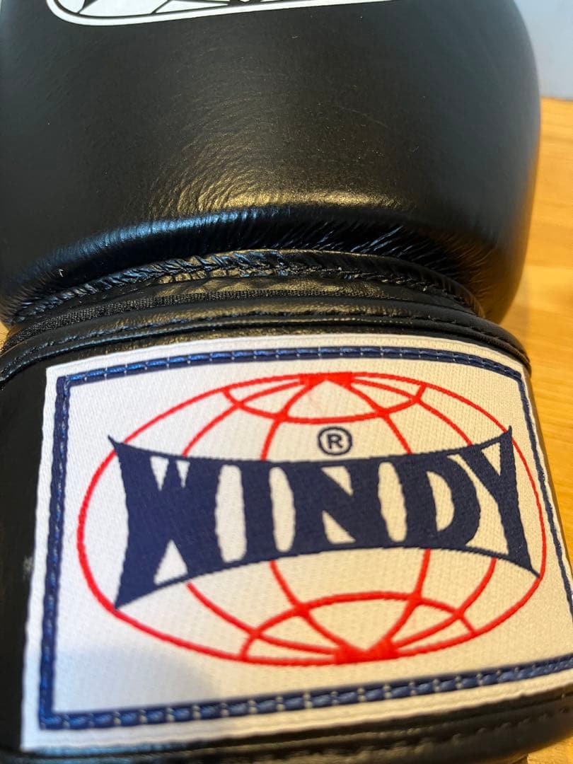 未使用品　新品13800円　WINDY ボクシンググローブ 黒 14オンス