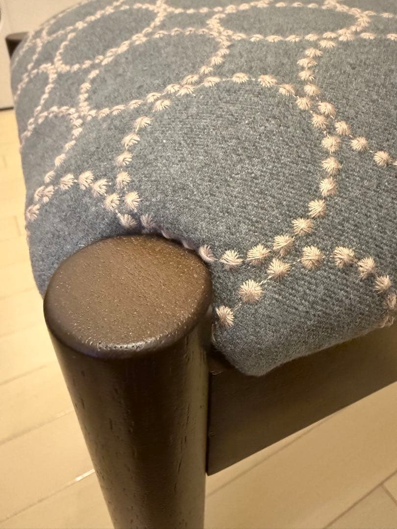 オーダーお品物　２脚　ミナペルホネンスツール