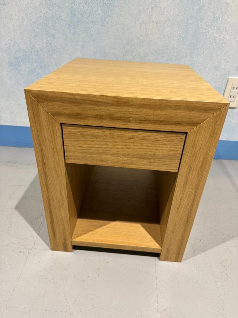 【美品】ナイトテーブル １　ＤＭ－ＧＦ００７（小）