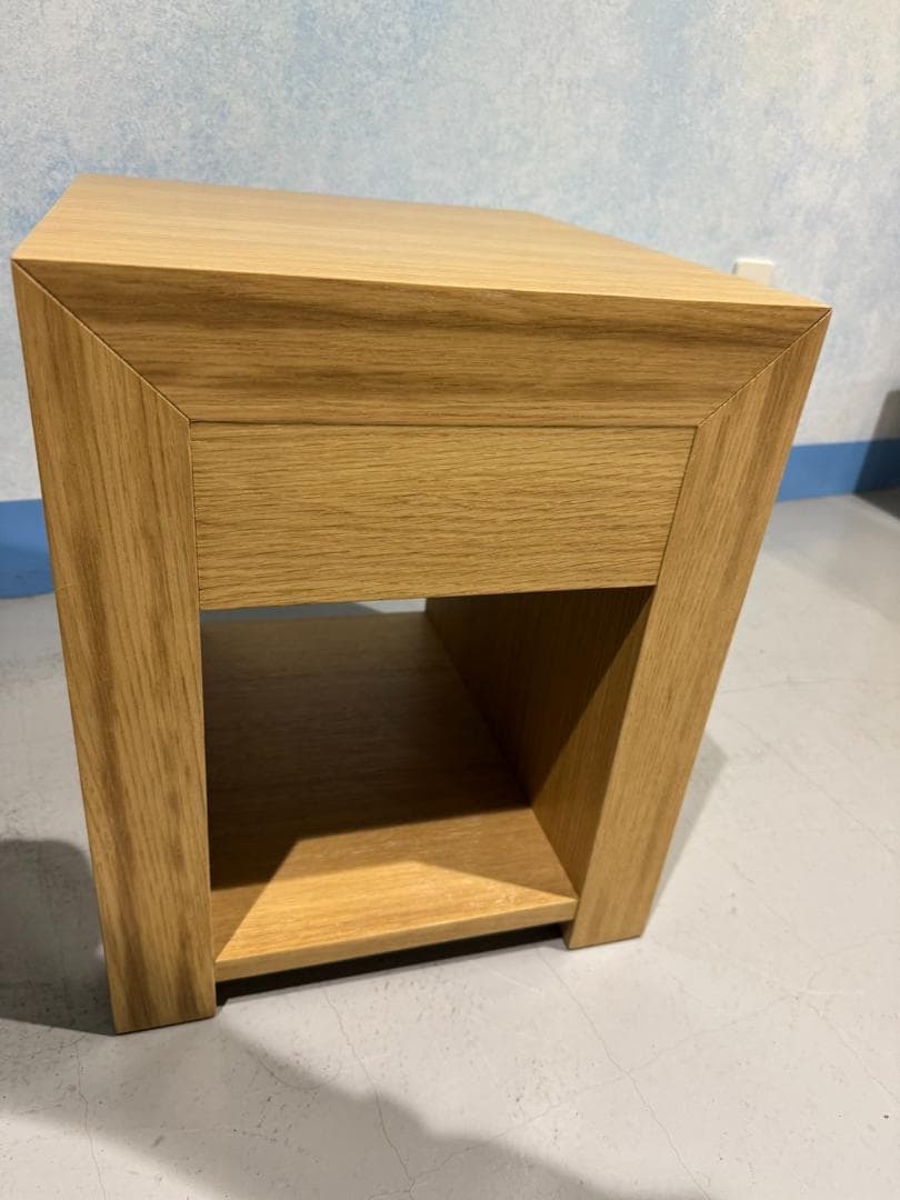 【美品】ナイトテーブル １　ＤＭ－ＧＦ００７（小）