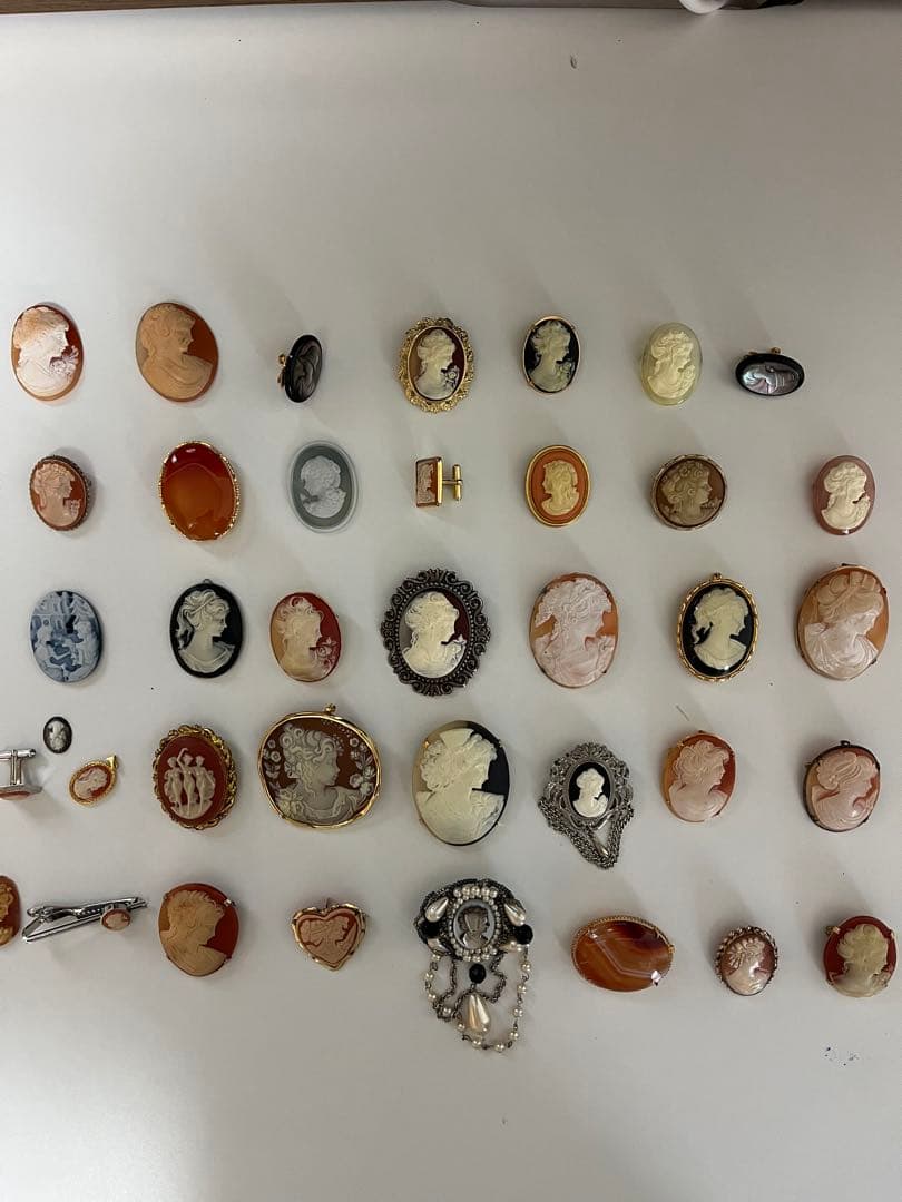 ジ*ン様 カメオブローチまとめ売り　総重量330g