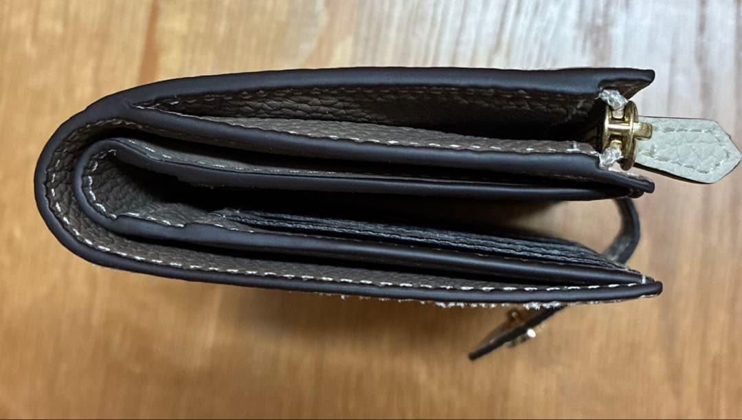 【美品】公式購入BONAVENTURA アイボリー 二つ折り財布