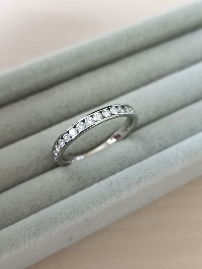 スタージュエリー 9号 プラチナ ハーフエタニティ リング 0.28