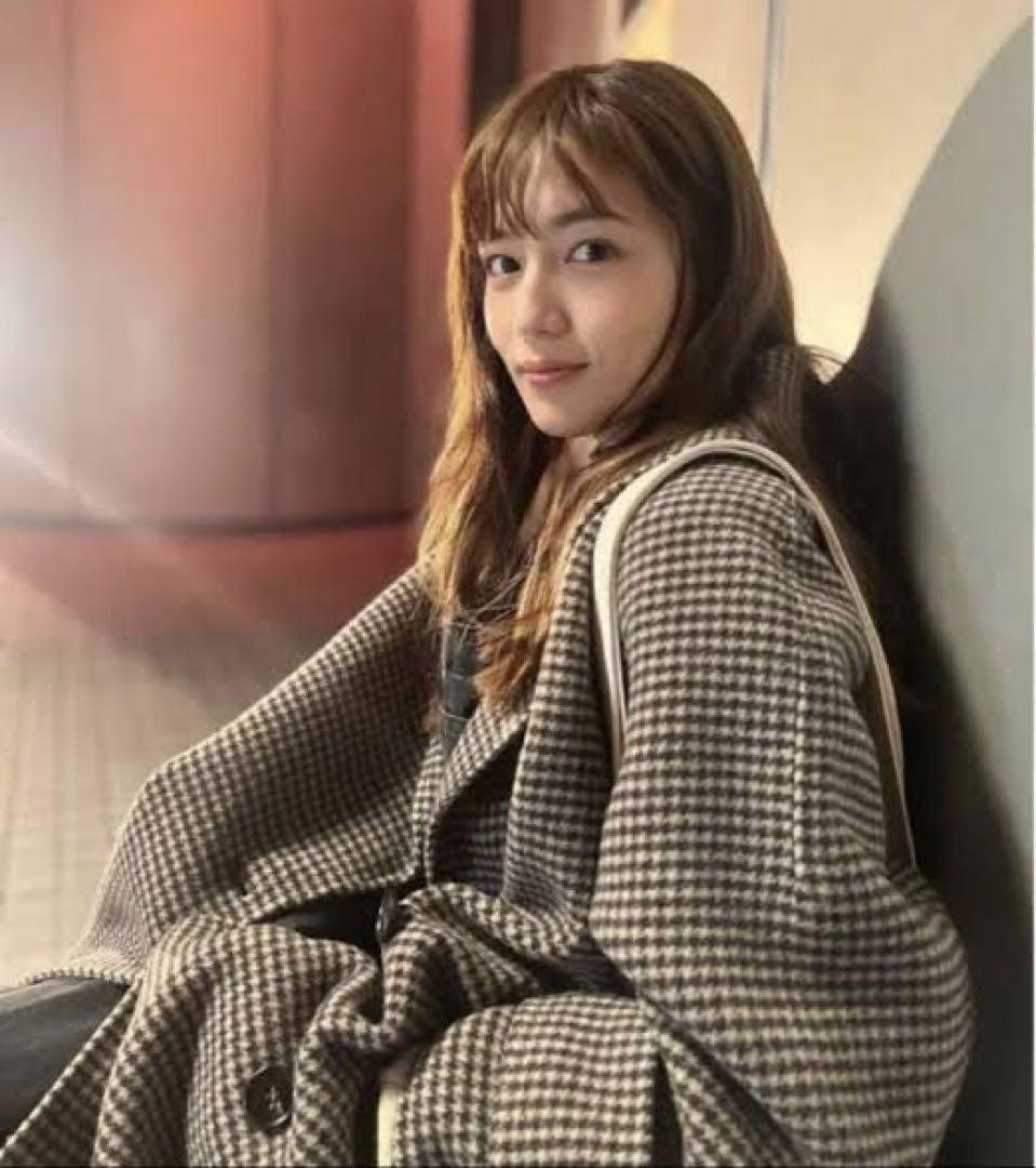 川口春奈着用 色違いMila Owen 接結ハーフ丈Aラインコート