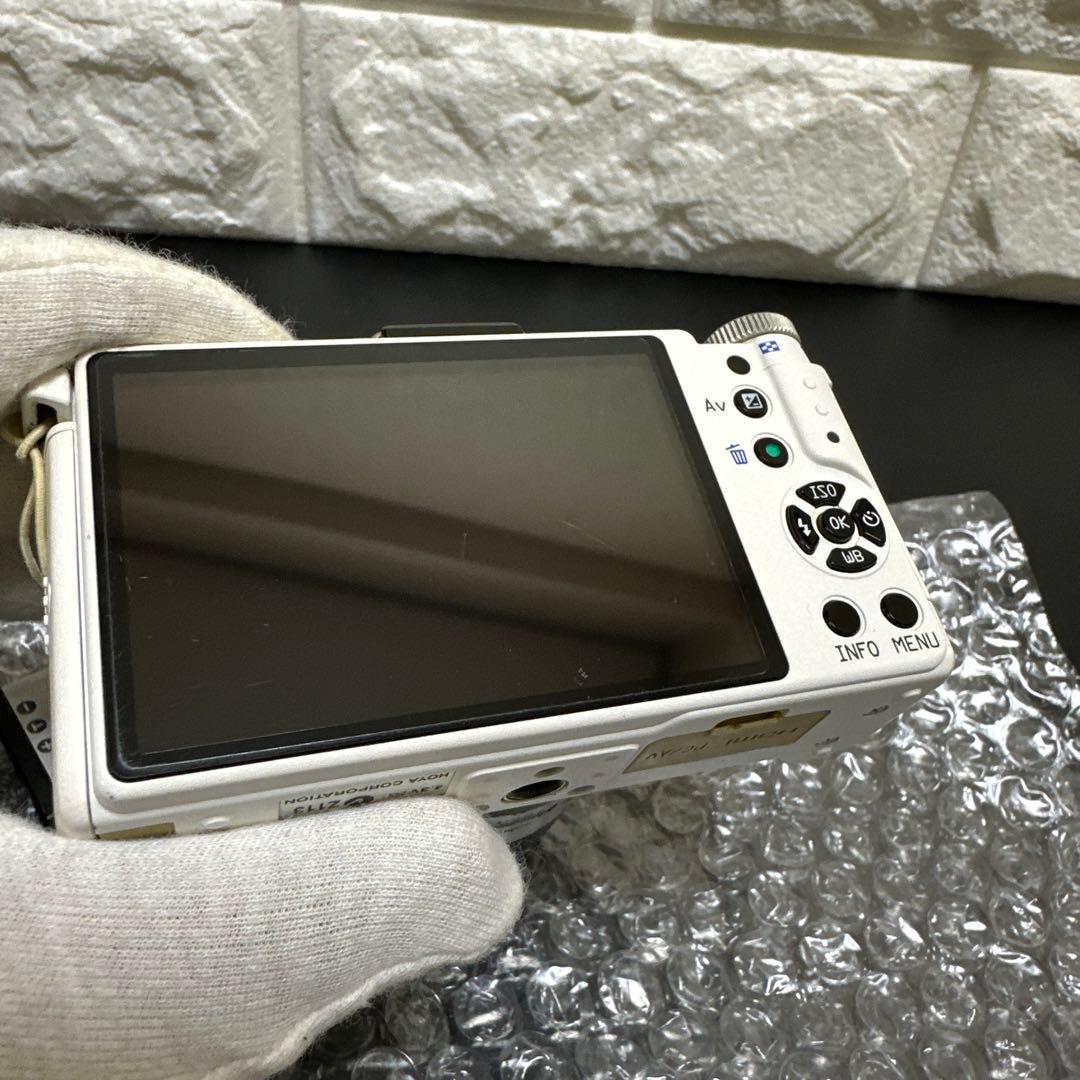 ペンタックスPENTAX Q ホワイト　動作品　中古良品