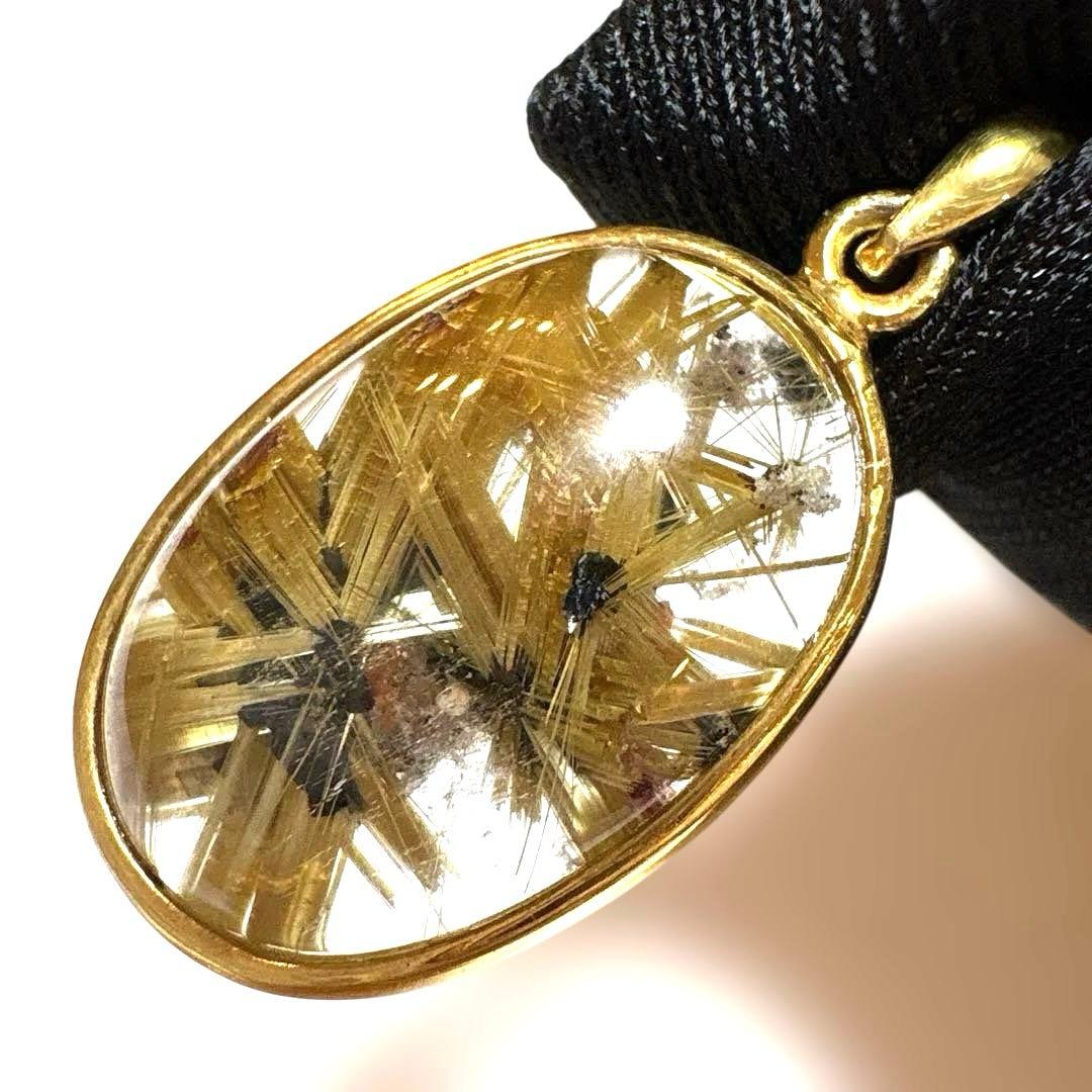 高品質稀少✴︎太陽放射タイチンルチルクォーツ　ペンダントトップ　金運財運蓄財運