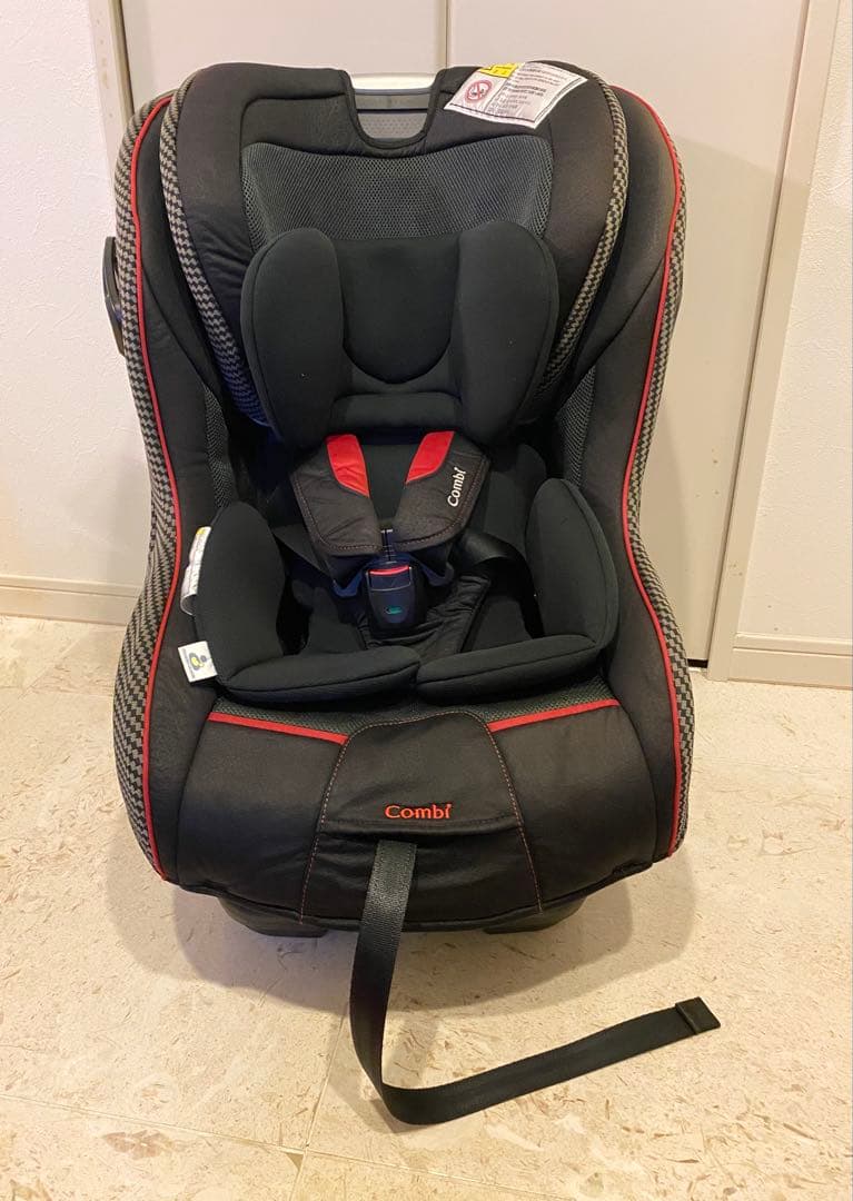 コンビ　チャイルドシート　マルゴットEG ブラック　黒