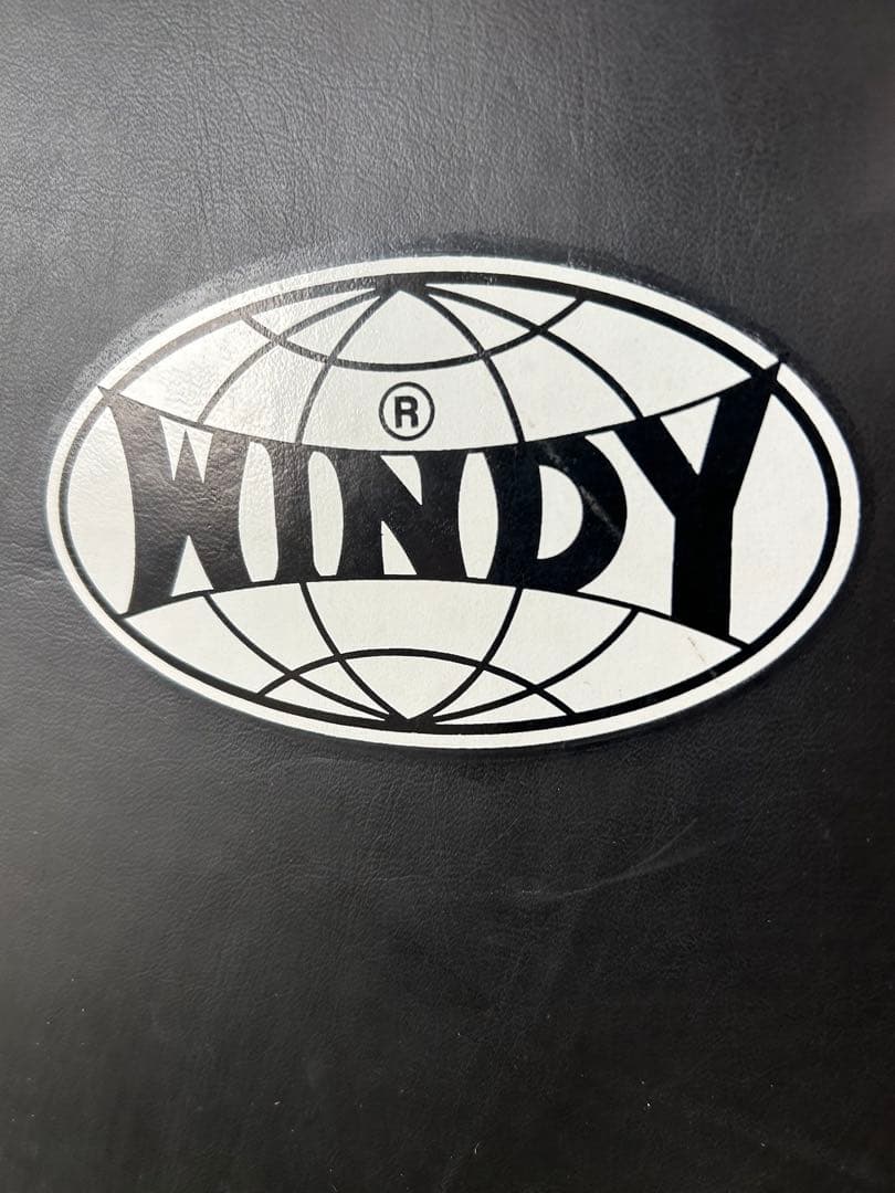 WINDY LKP キックミット　キックボクシング　ムエタイ　格闘技