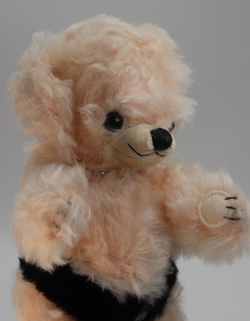 チーキー・カウ2009年度干支 牛耳の被り物 日本限定 MERRYTHOUGHT