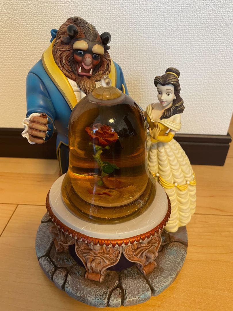 美女と野獣　スノーグローブ　フィギュア