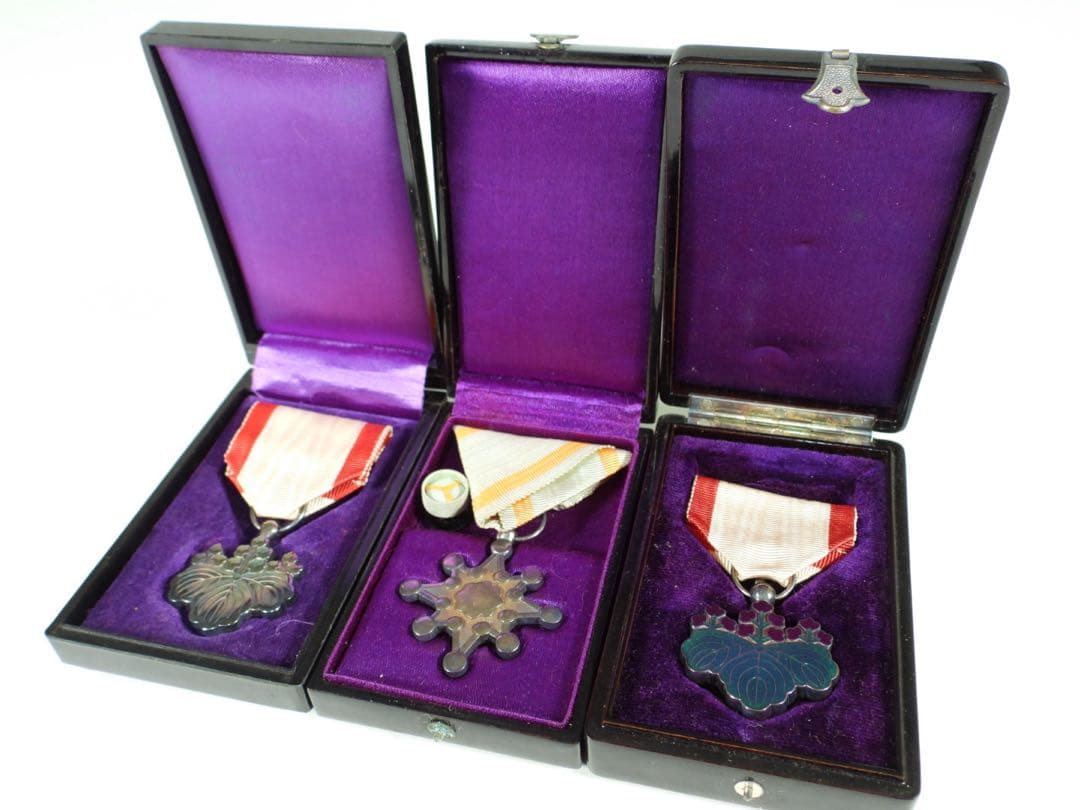 勲八等白色桐葉章 勲七等青色桐葉章　勲七等瑞宝章 勲章 3個セット