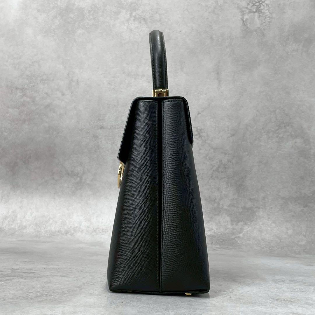 未使用級◎サルヴァトーレフェラガモ　ハンドバッグ　ガンチーニ　サフィアーノ　黒