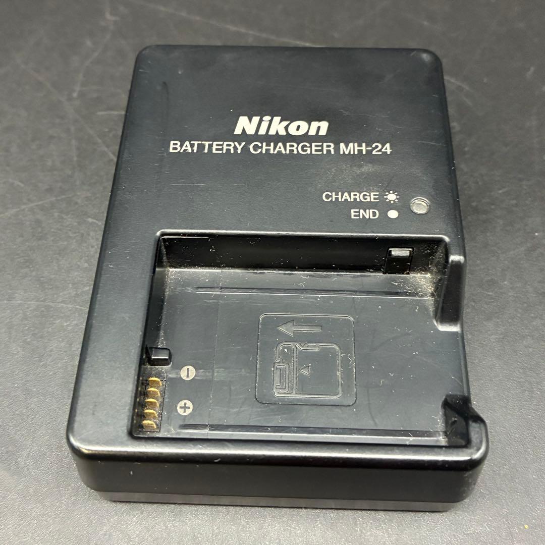 【動作OK】Nikon D5100 本体とレンズ　ショット数2449枚