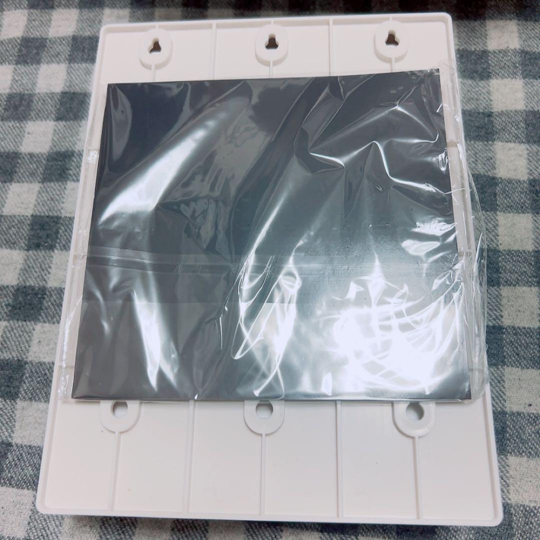 シャンプーボトル 3室　壁掛けタイプ 各400ML 残量確認　白