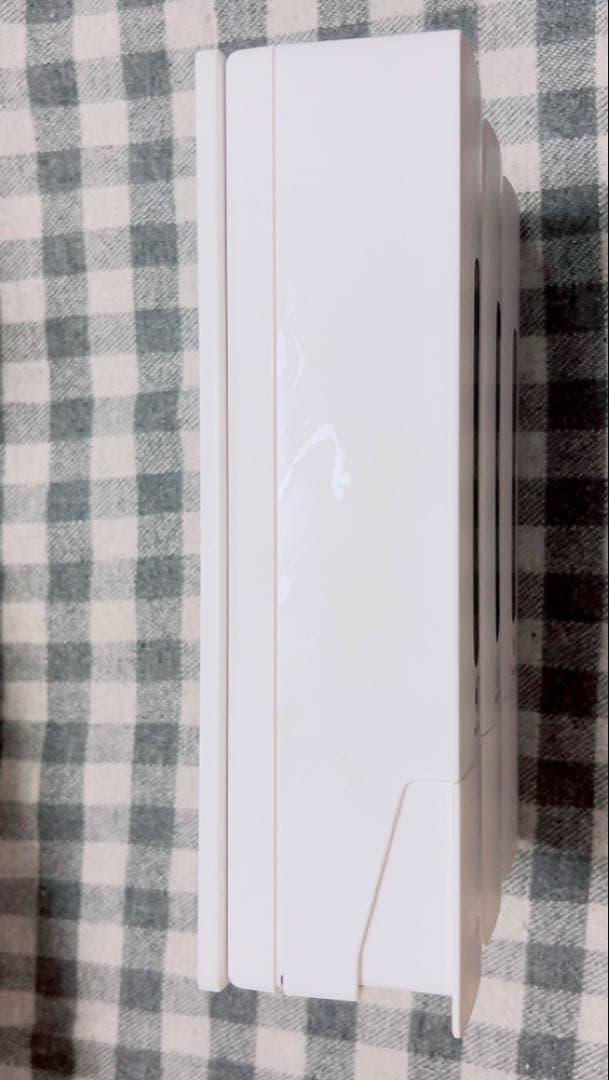 シャンプーボトル 3室　壁掛けタイプ 各400ML 残量確認　白