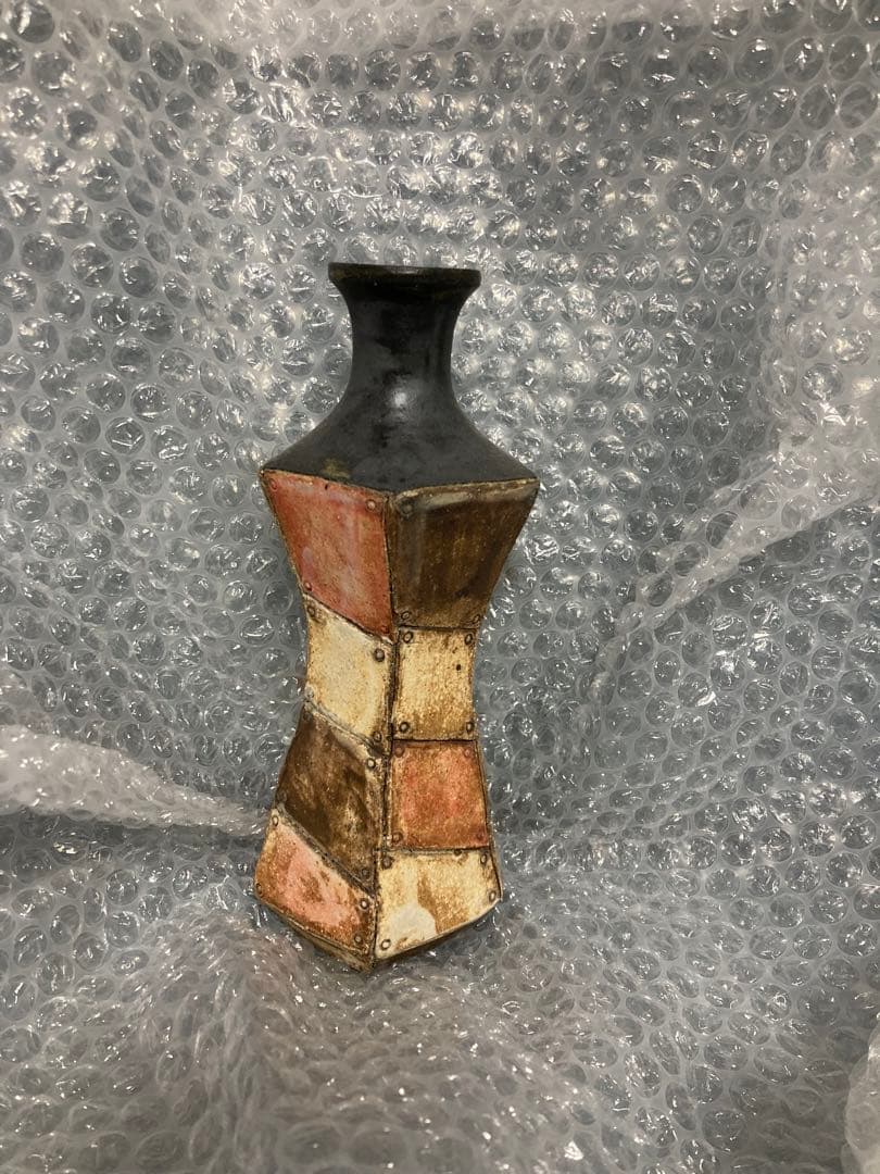 オキ　マコト　炭化花瓶