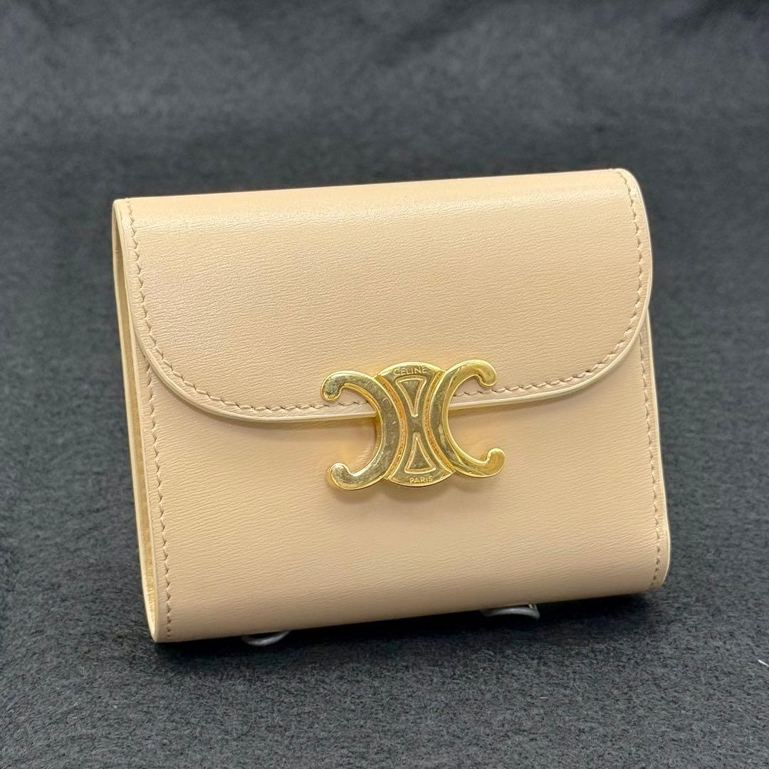 新品に近い❣️セリーヌ トリオンフ ベージュ コンパクト　財布　 N86