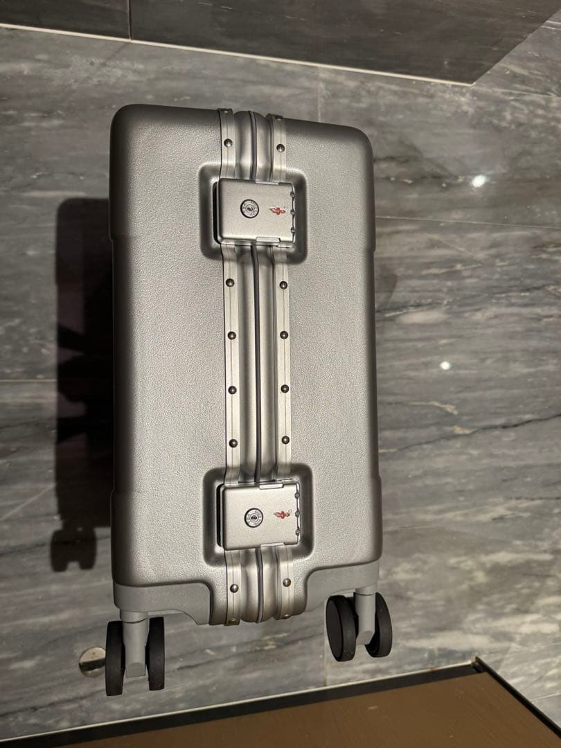 【非売品】機内持ち込み可 adidas キャリーケース スーツケース シルバー