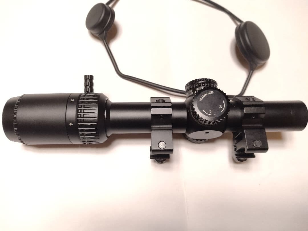 Victoptics ZOD 1-4×20 IR ショート ライフルスコープ