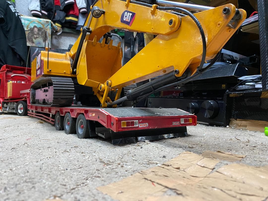 タミヤ　1/14 スカニアR620フルオペレーション　重機トレーラーセット