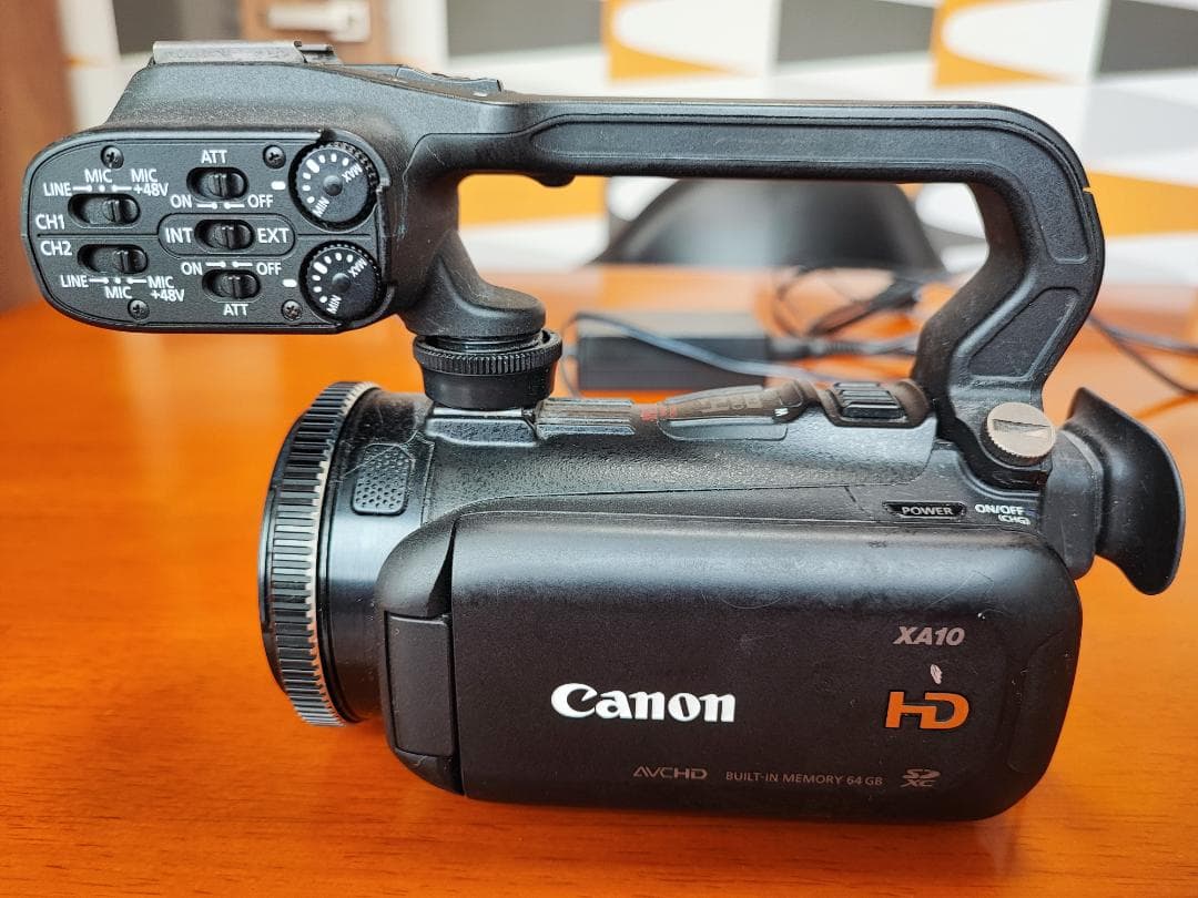 Canon XA10 業務用ビデオカメラ（XLRハンドルユニット付き）