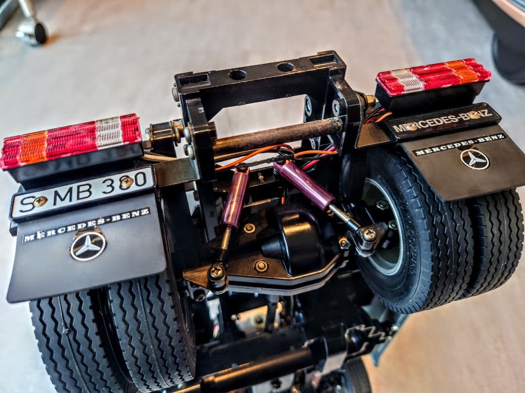 1/14 タミヤ メルセデスベンツ 1838LS ライト点灯 動作確認済み