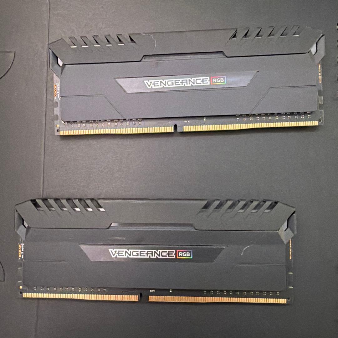 Corsair VENGEANCE RGB DDR416GBメモリ2666MHz