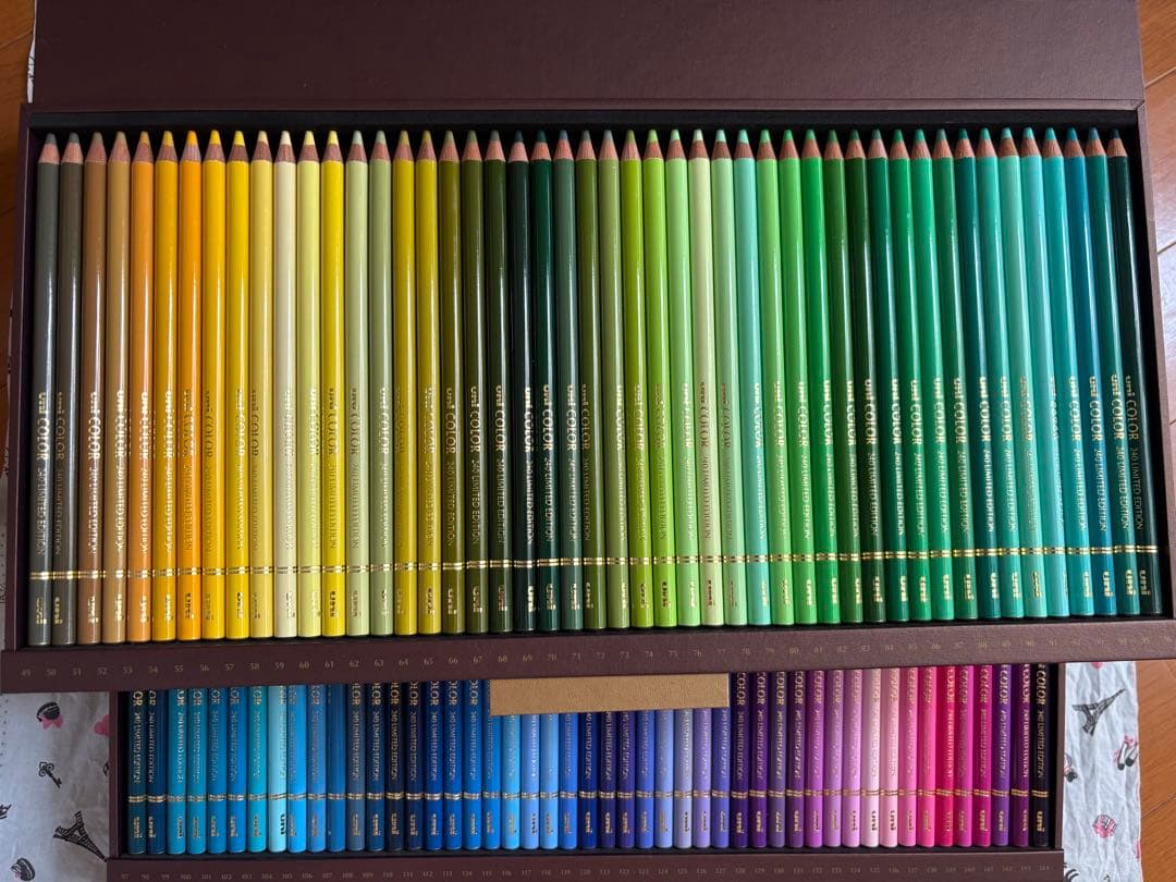 三菱鉛筆ユニー240色セット　リミテッドエディション限定50周年記念