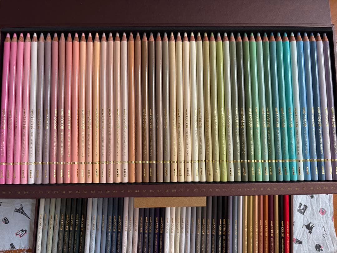三菱鉛筆ユニー240色セット　リミテッドエディション限定50周年記念