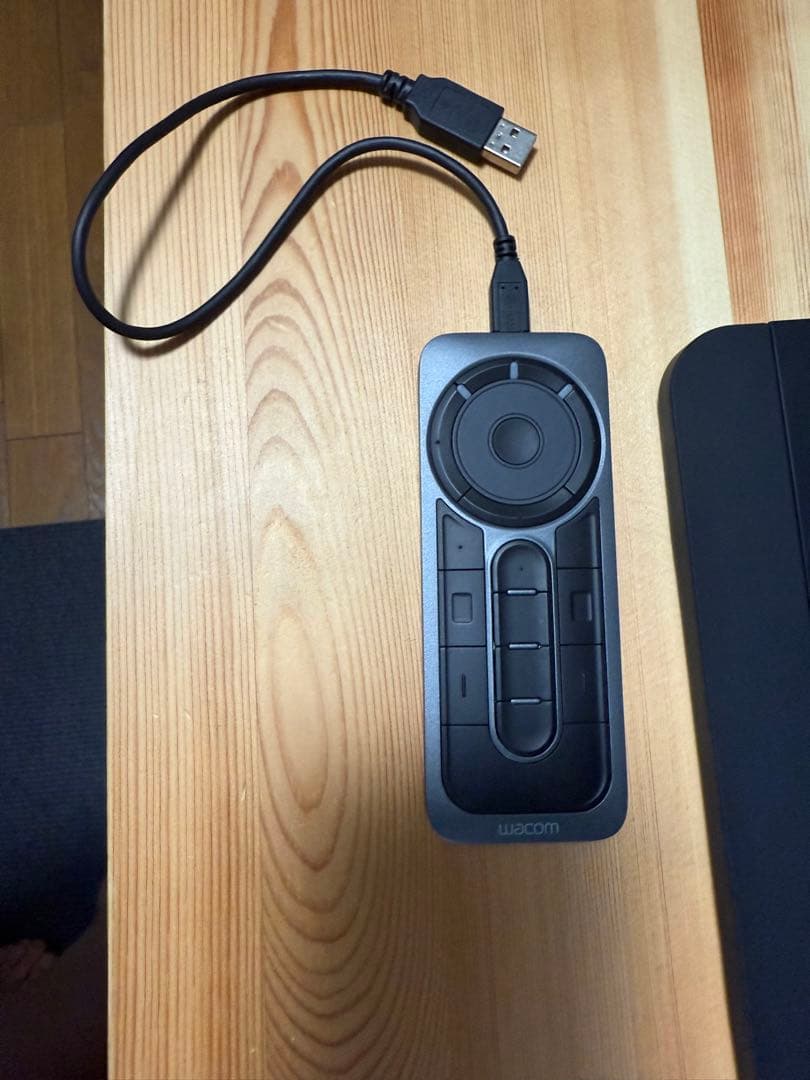 【欠品有り】Wacom Cintiq Pro 24 ペンモデル＋エルゴスタンド