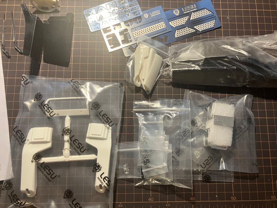 タミヤ1/14 MAN TGS キャビン 新品組み立て