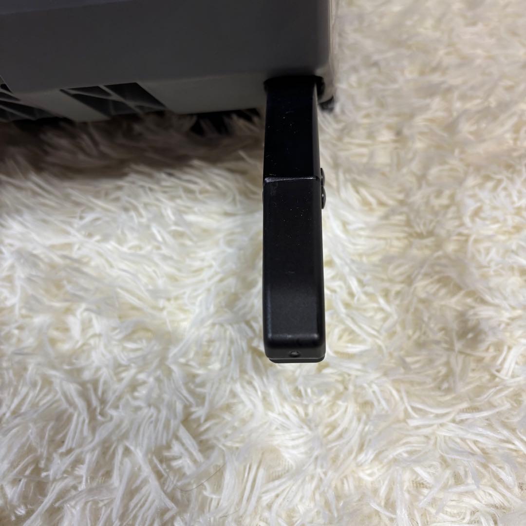 美品　Combi コンビ THE S ISOFIX エッグショック　ダークグレー