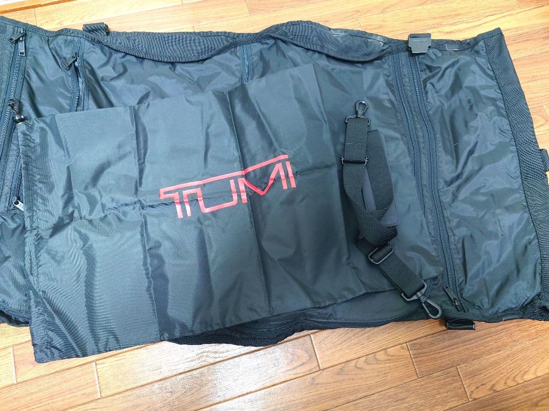 TUMI ガーメントバッグ (style 228)