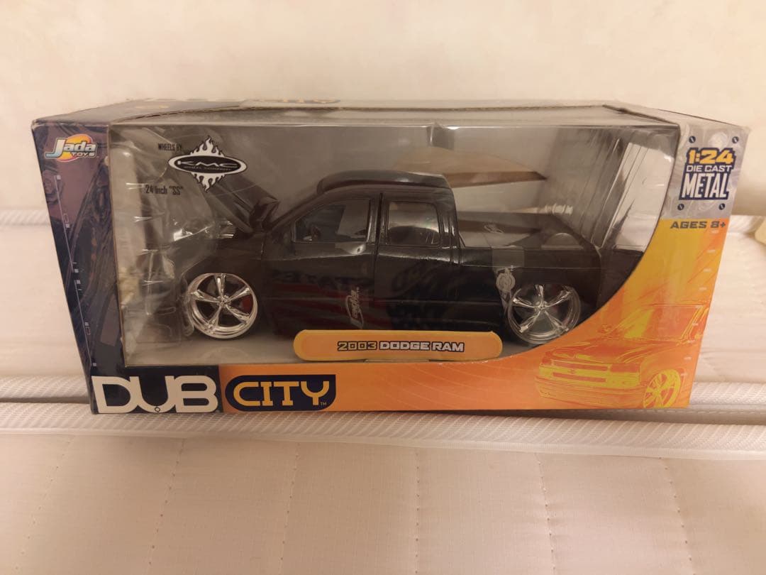 ミニカー DUB CITY 2003 Dodge Ram 1:24