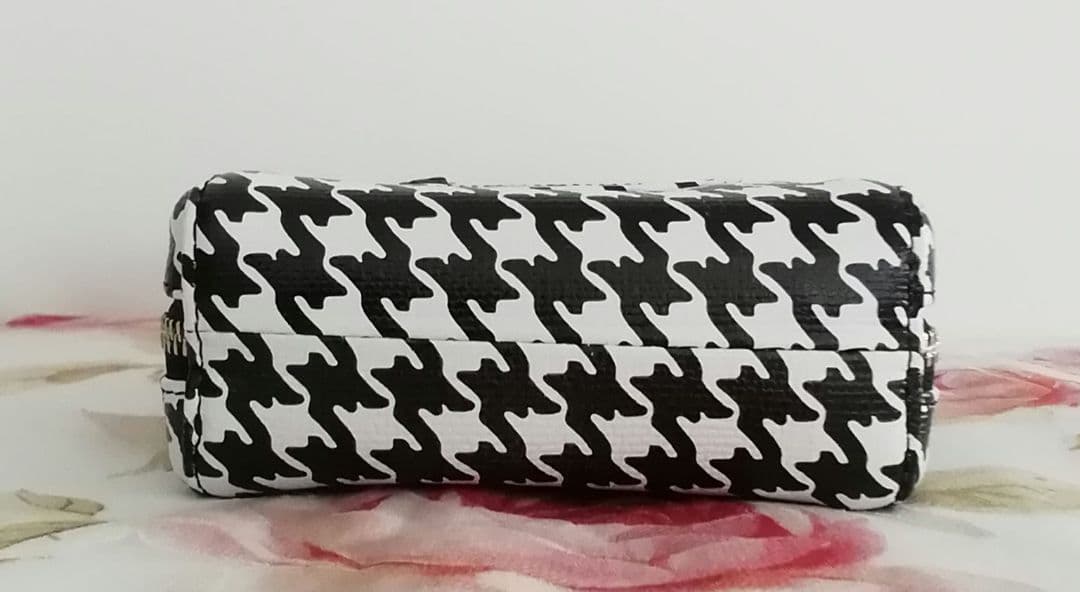 タマミワタナベ☆牛革スマホショルダーバッグ日本製☆ADMJレザージュエルズZAO