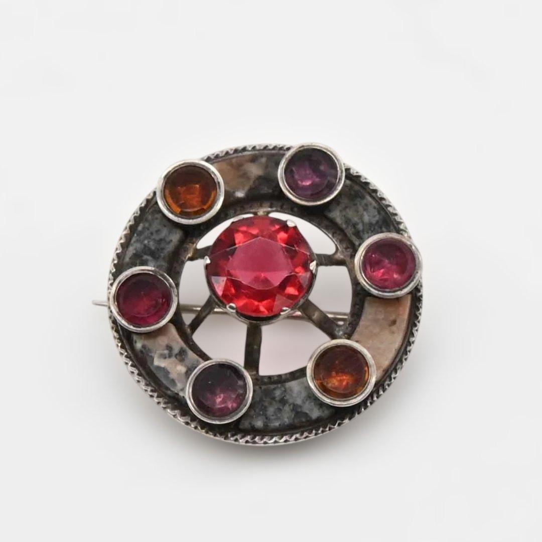 メノウとシルバーのブローチ　英国 スコットランド　s0064