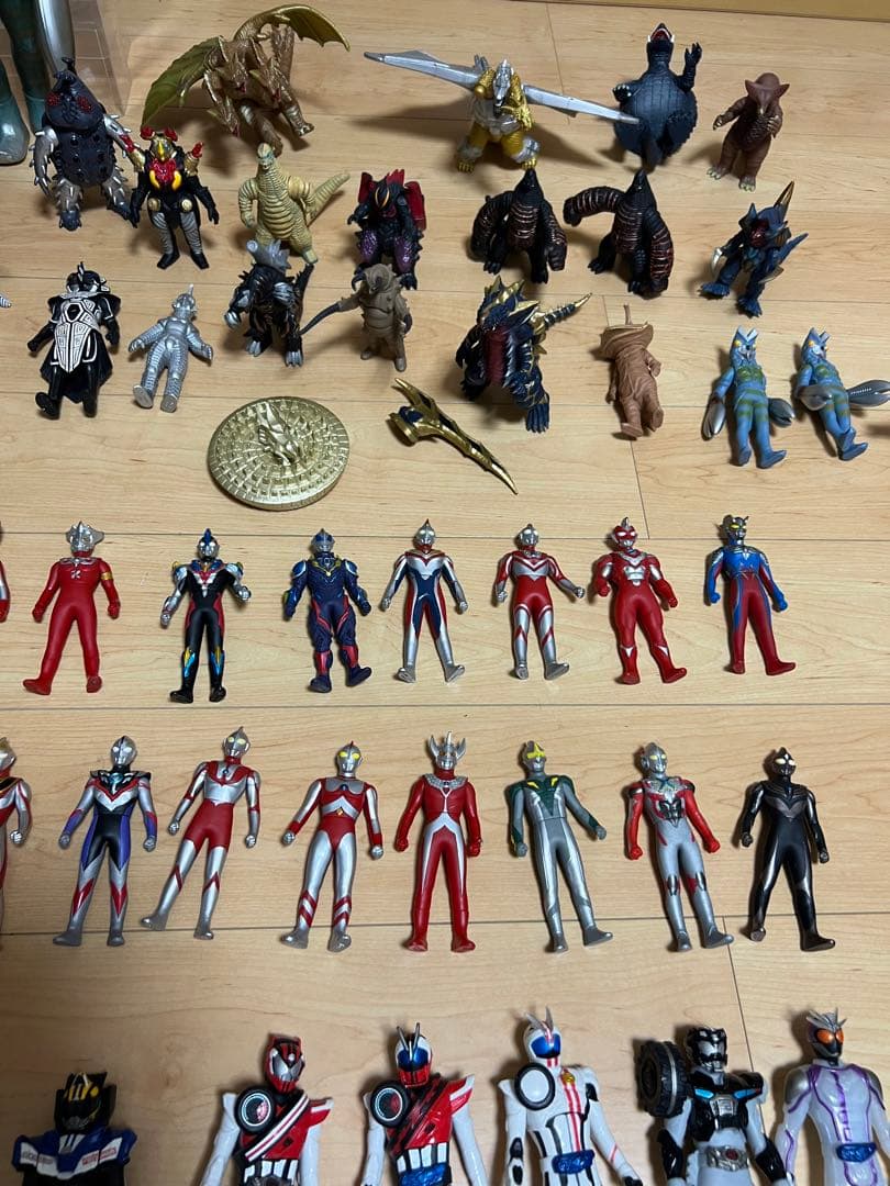 ウルトラマンソフビ、ガメラ、キングギドラ、バルタン星人カネゴン（レトロ）1989