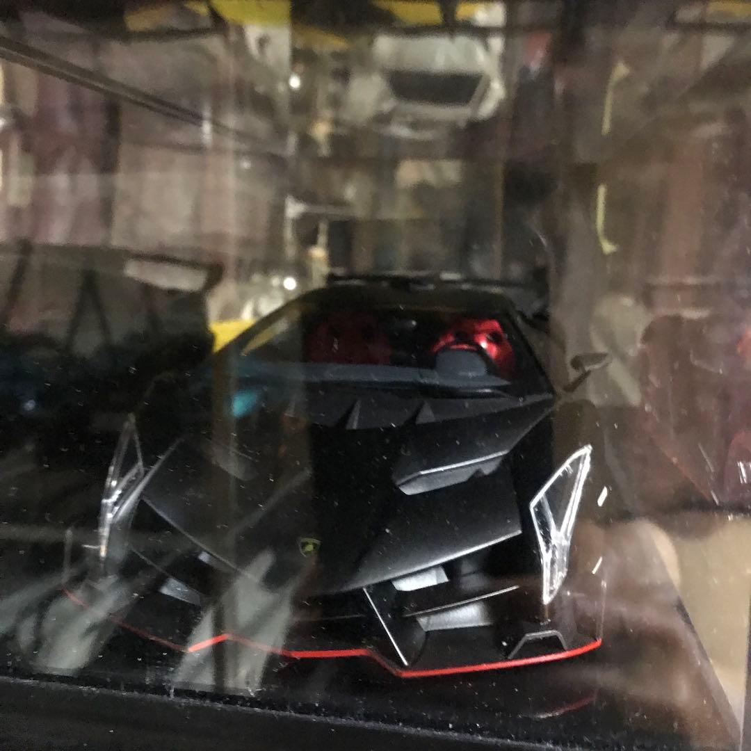 Lamborghini Veneno 1/18 スケール 黒