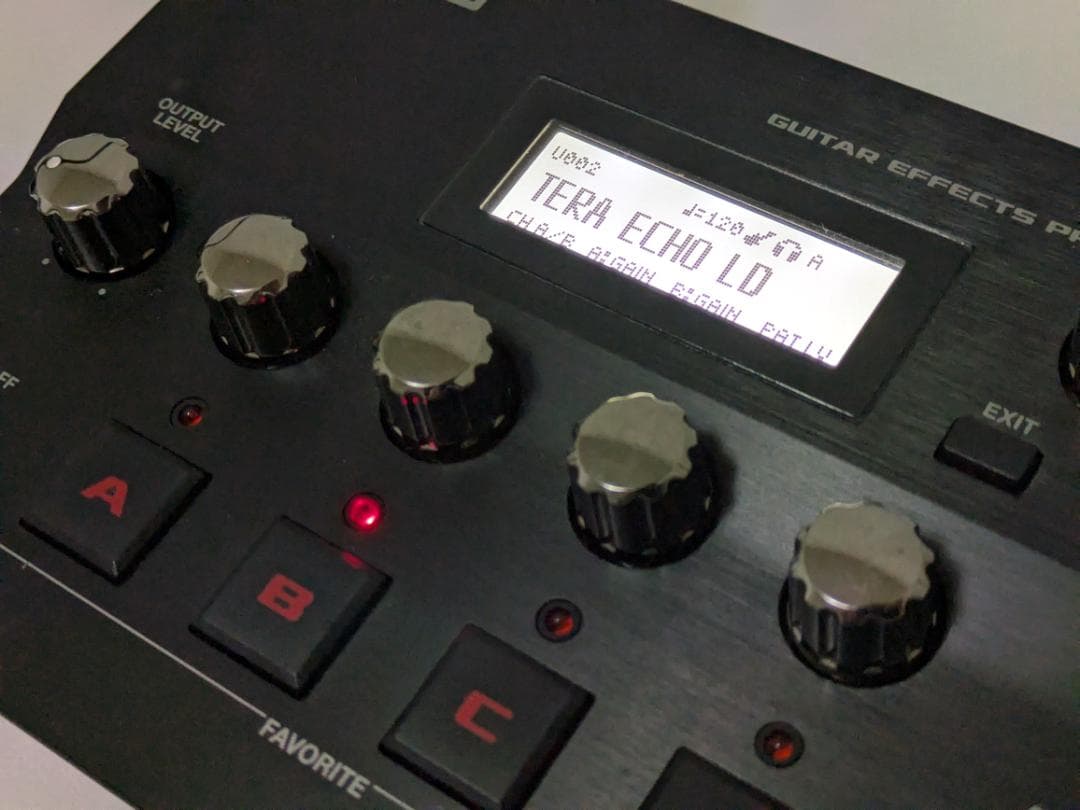 ギター BOSS GT-001 - Guitar Effects Processor