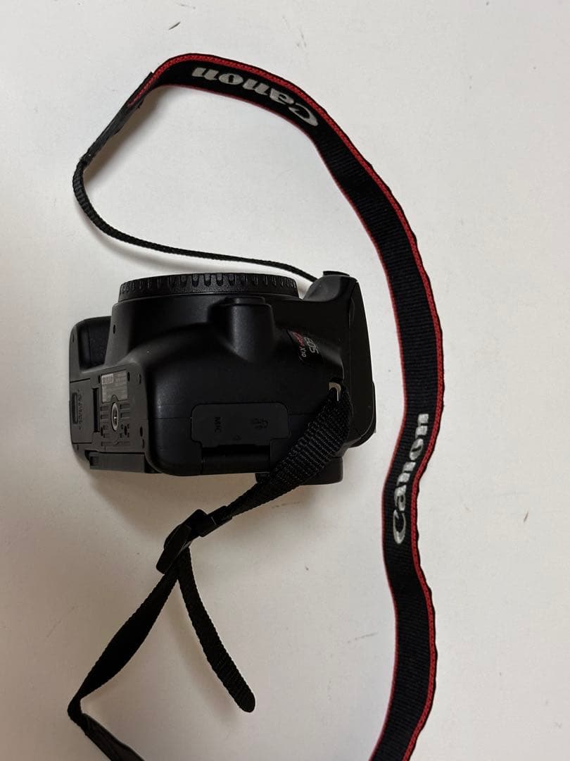 一眼レフキャノン kiss X10 トリプルレンズ、三脚 カメラ初心者におすすめ