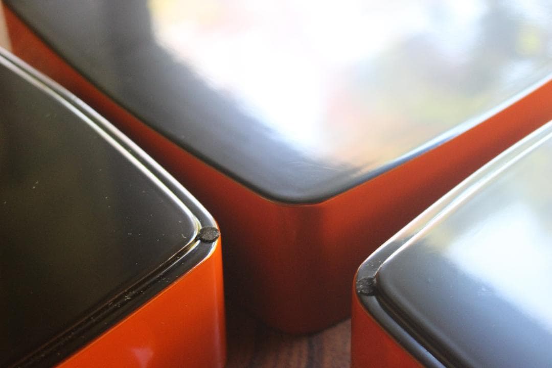 デッドストック！極上内黒朱漆の美しい胴張三段重（検輪島塗山中塗お重重箱