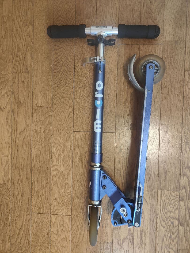 micro sprite scooterキックボード 青