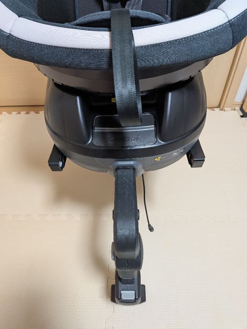 Combi　コンビ　チャイルドシート　クルムーヴ　ISOFIX　エッグショック