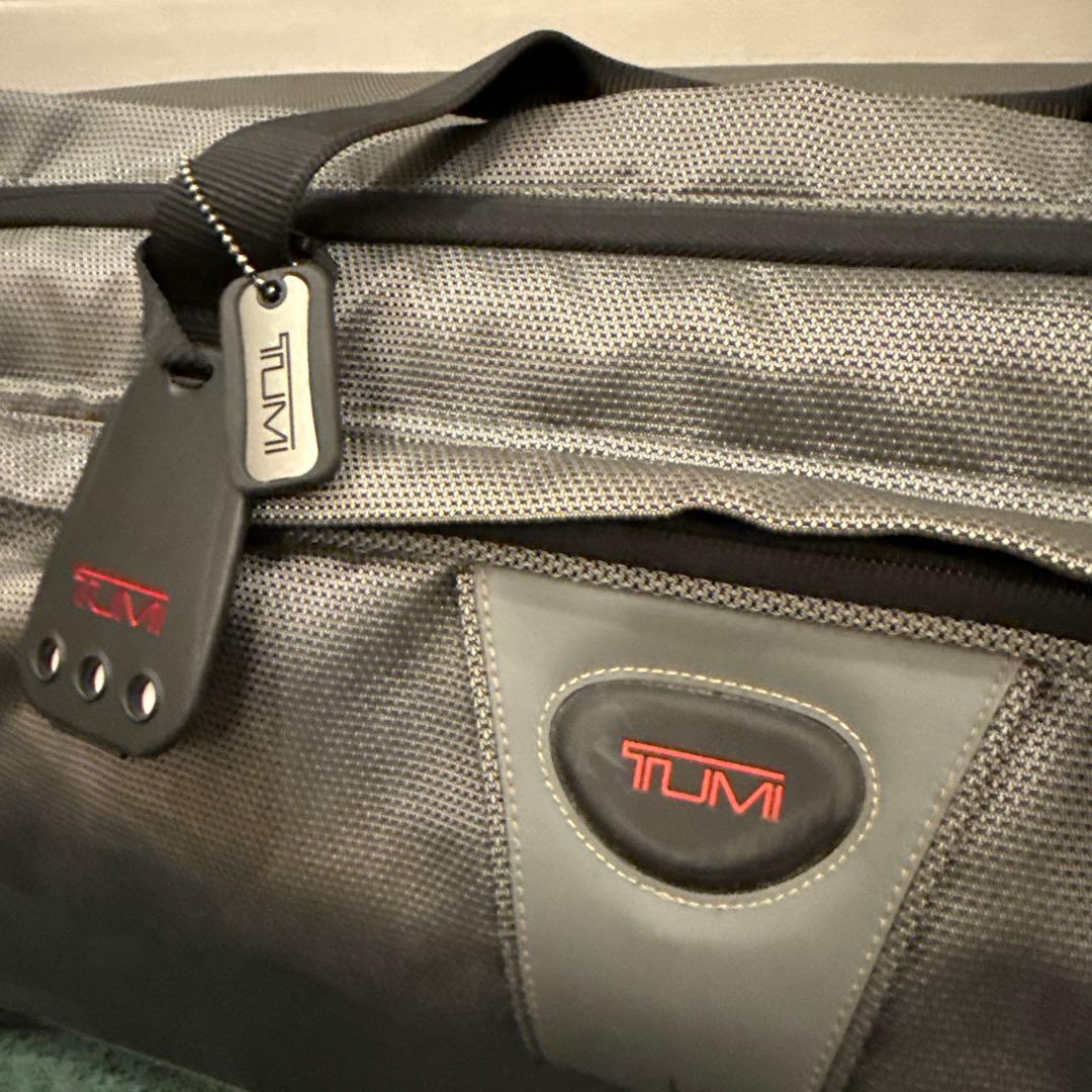 TUMI製2輪キャリーケース大