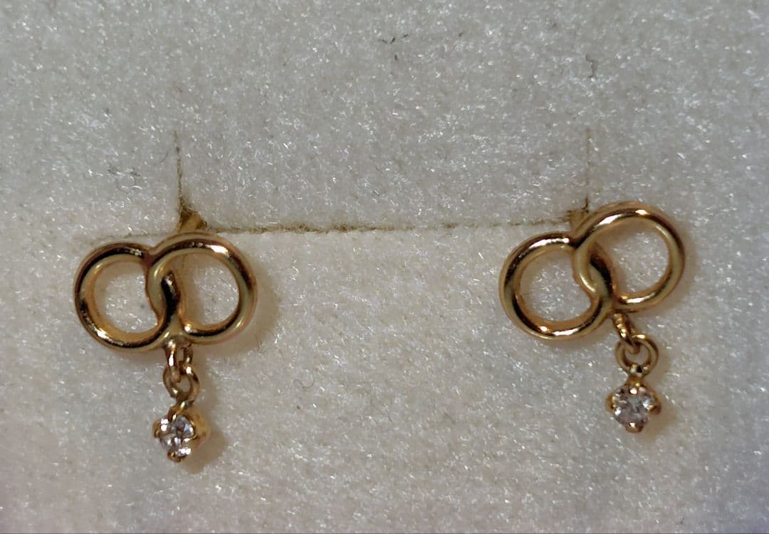 K18 YG ダイヤ ピアス 0.03カラット