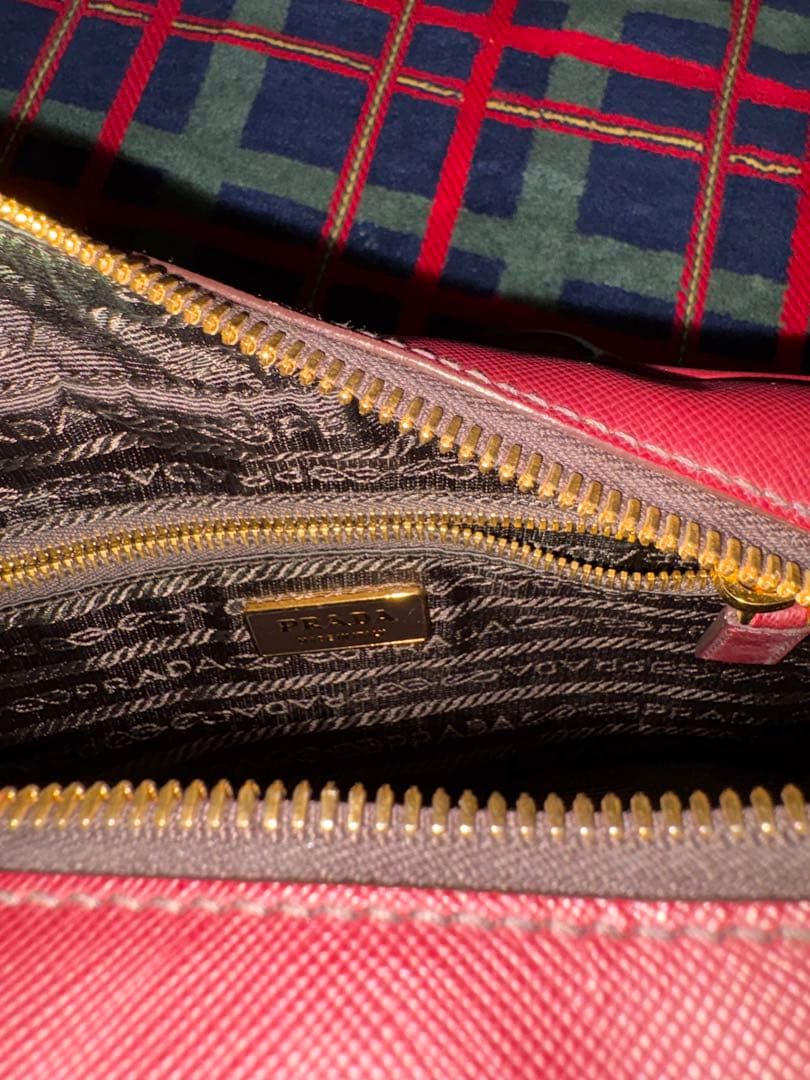 極美品☆　プラダ　ハンドバッグ　サフィアーノ　ラクス　ボストン