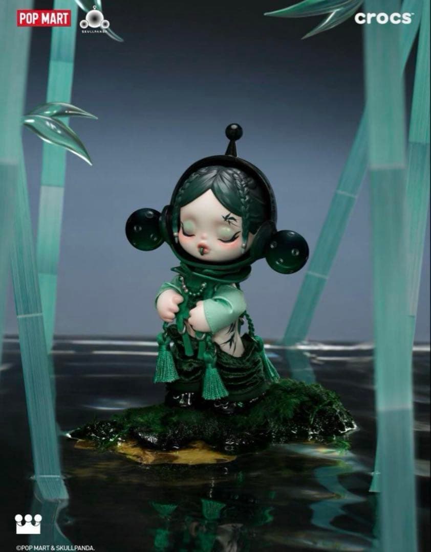 POPMART SKULLPANDA X CROCS 限定フィギュア