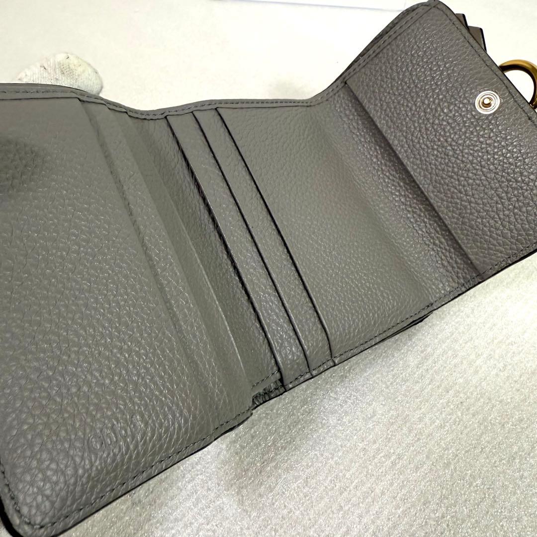 美品　クロエ 三つ折り財布　スモールトリフォールド　 アルファベット　グレー