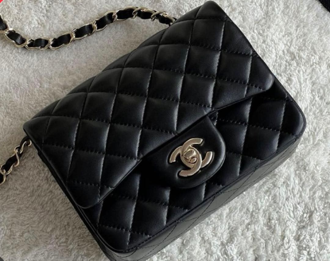 CHANEL ブラック ショルダーバッグ キルティング